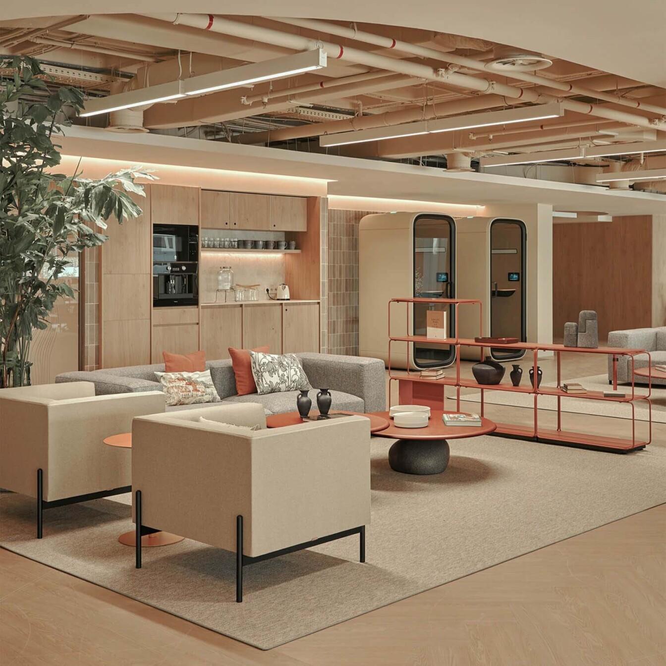 Framery pods in harmony with the office colors and furnishings.
