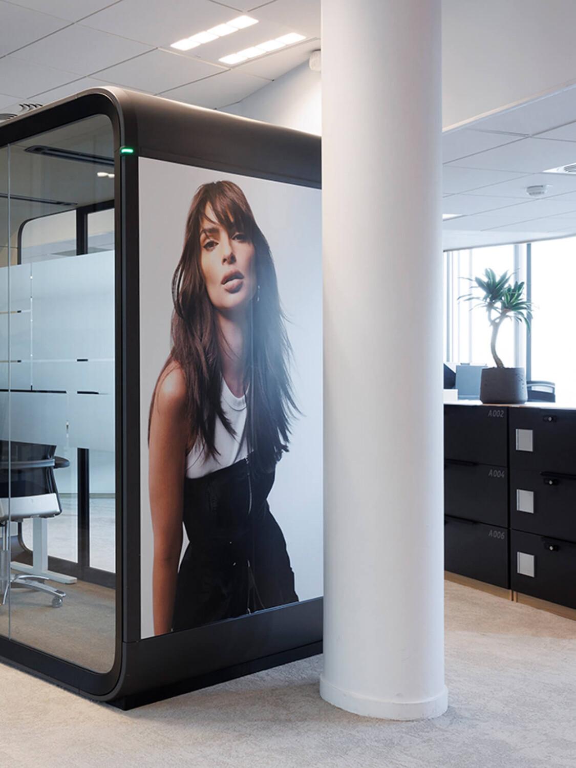 L'Oreal Paris office with Framery Four meeting pod.