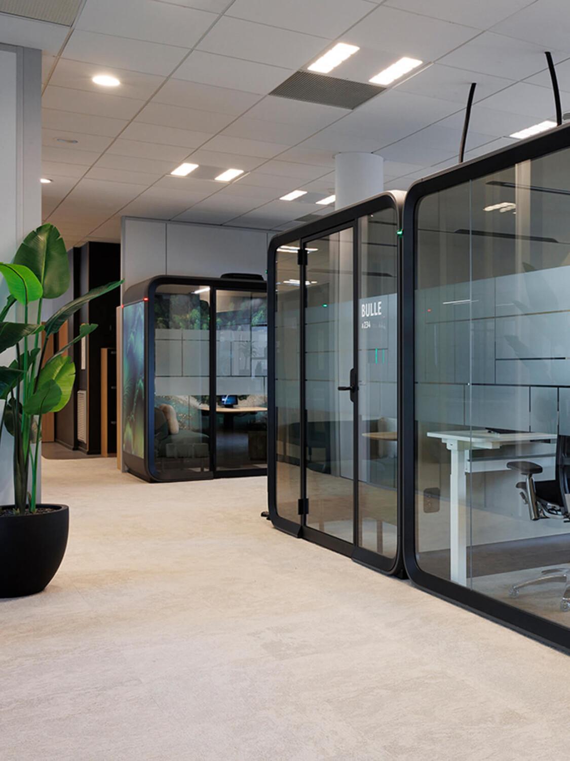 L'Oreal Paris office with Framery Four meeting pod.